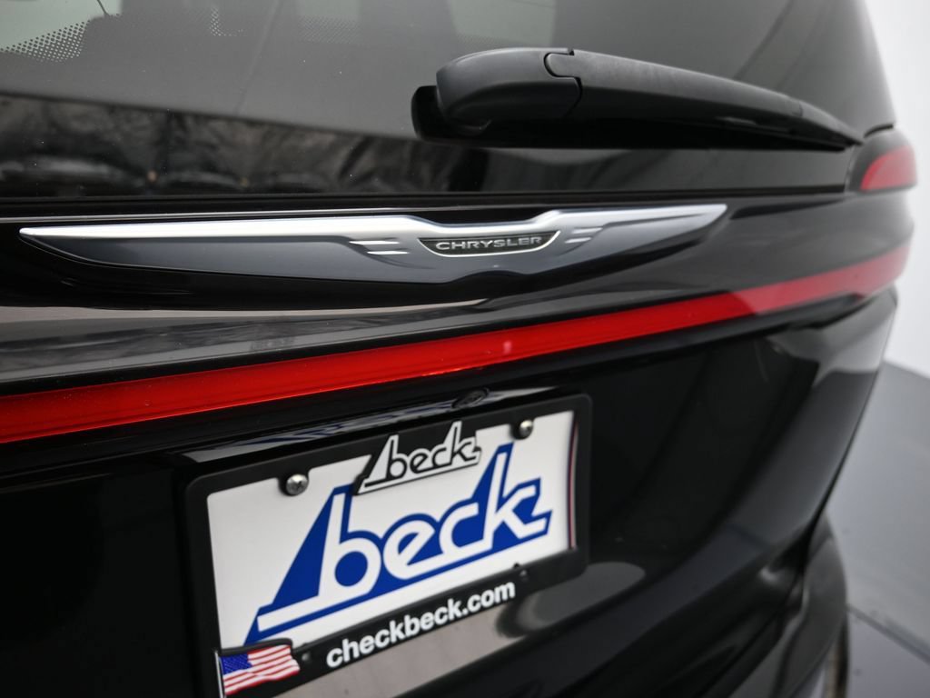 Certified 2023 Chrysler Pacifica Touring-L FWD image 24