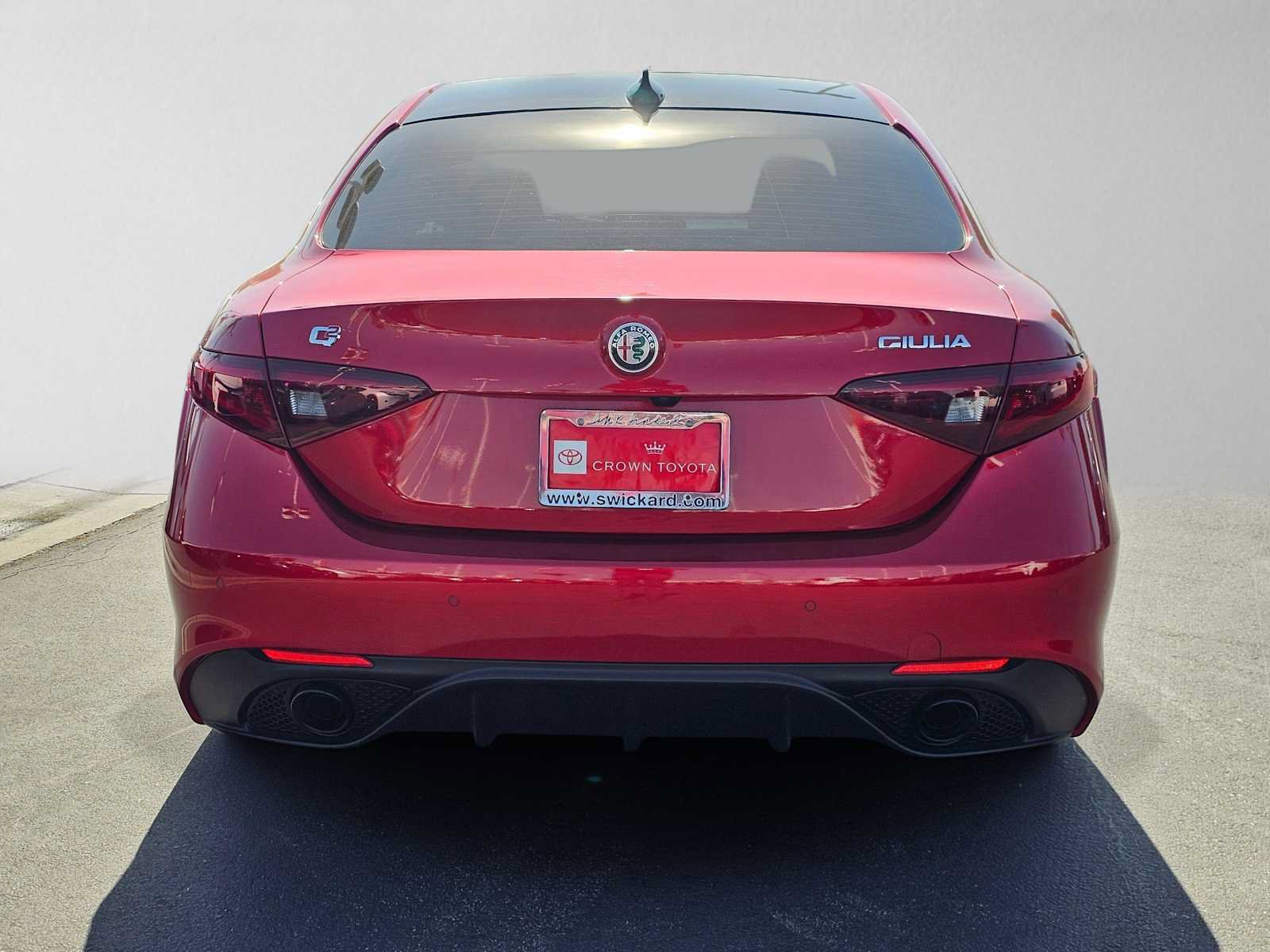 Used 2023 Alfa Romeo Giulia Veloce RWD image 4
