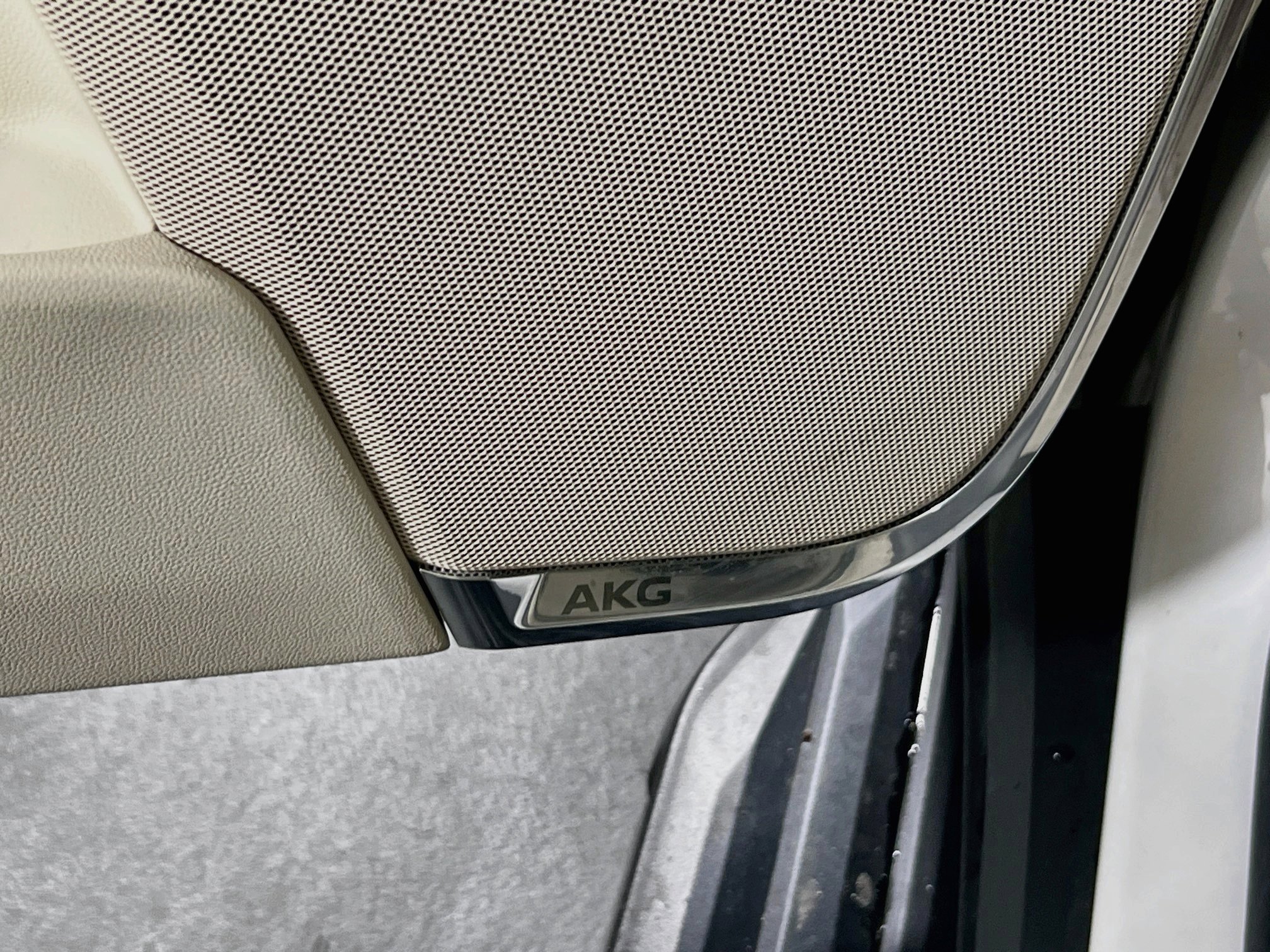 Used 2022 Cadillac Escalade Premium Luxury Platinum AWD/4WD image 19