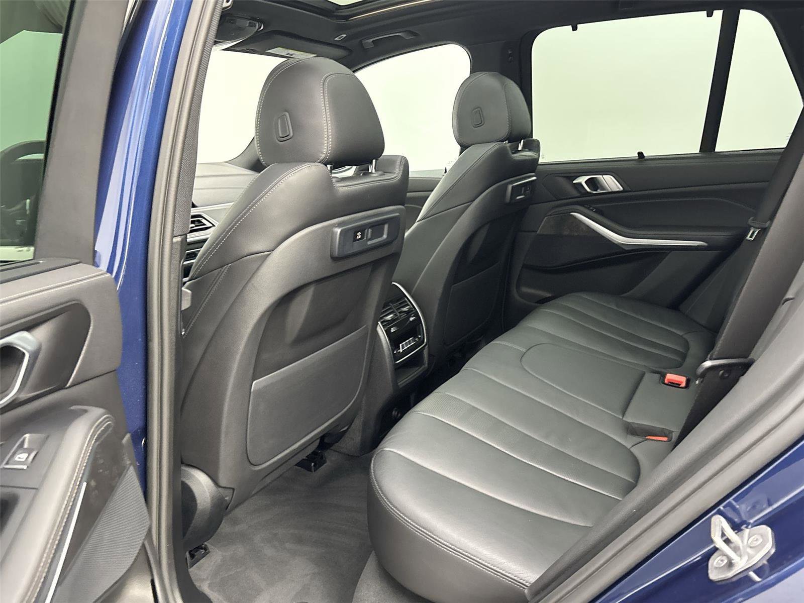 Used 2022 BMW X5 xDrive45e w/ Climate Comfort Package image 29