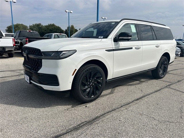 New 2025 Lincoln Navigator L Reserve w/ Jet Appearance Package image 9