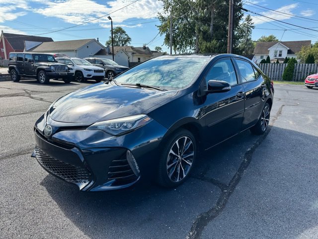Used 2018 Toyota Corolla SE FWD image 3