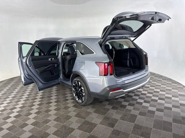 Certified 2025 Kia Sorento SX FWD image 18
