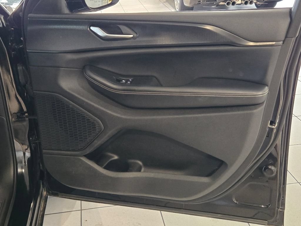 Used 2023 Jeep Grand Cherokee L Laredo AWD/4WD image 4