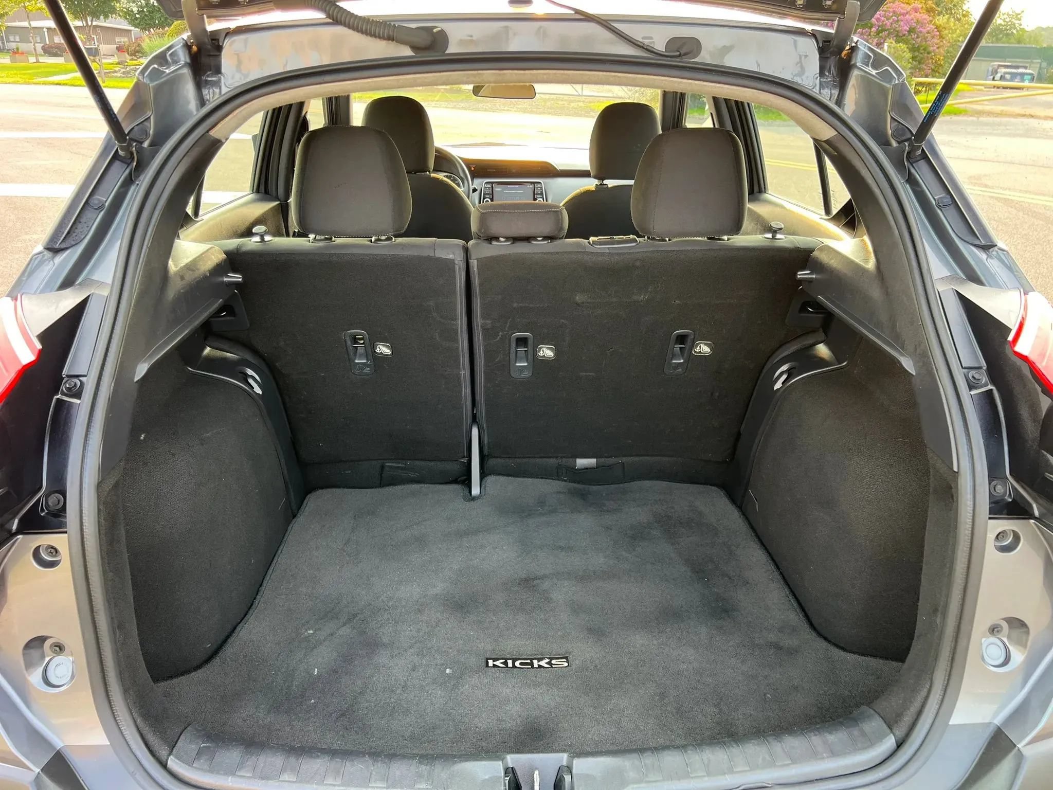 Used 2020 Nissan Kicks S FWD image 41