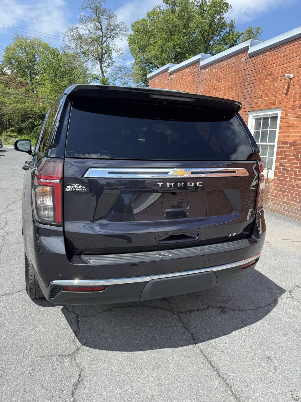 Used 2024 Chevrolet Tahoe LT w/ Luxury Package AWD/4WD image 5