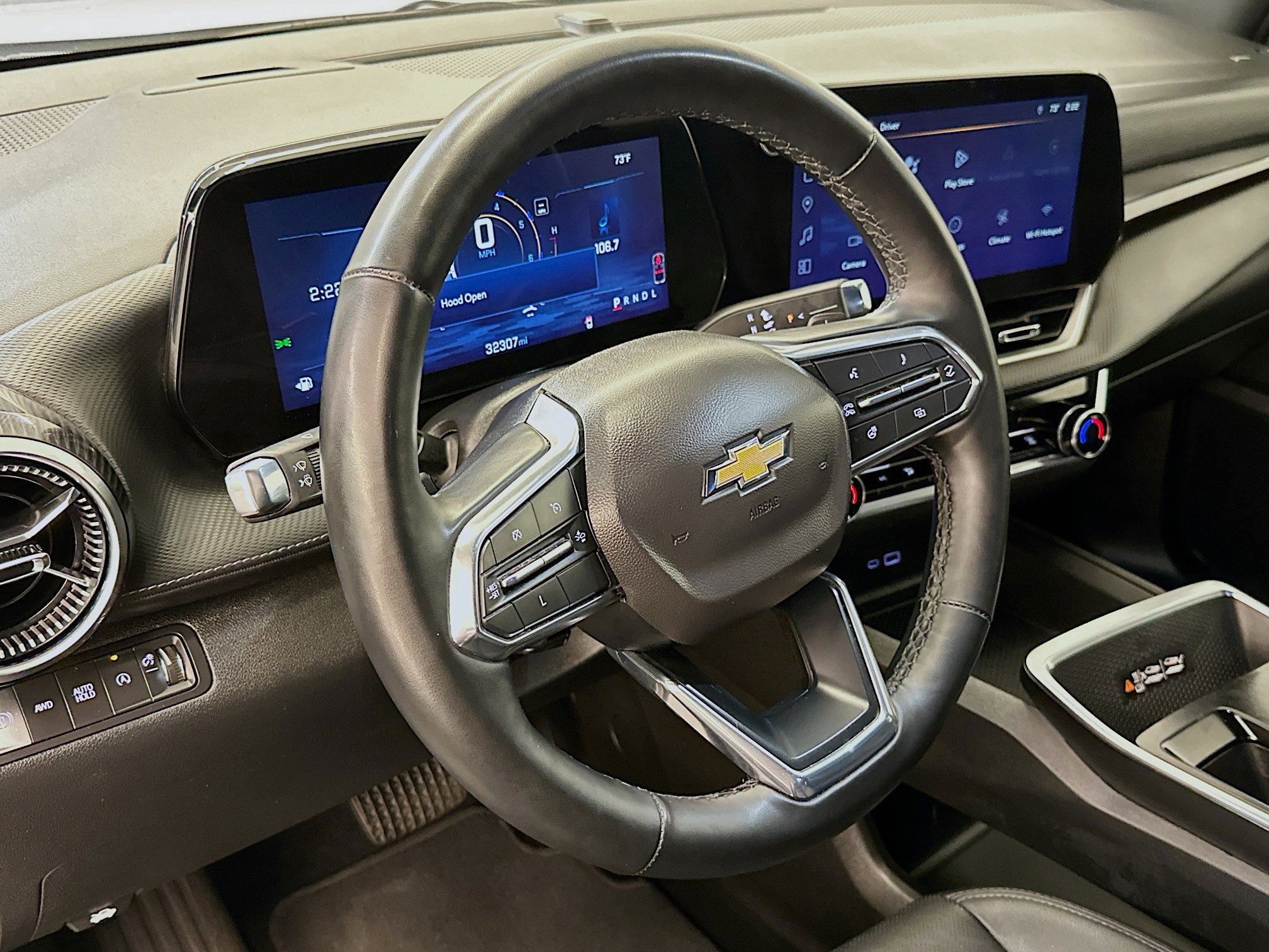 Used 2025 Chevrolet Equinox LT w/ Convenience Package II image 18