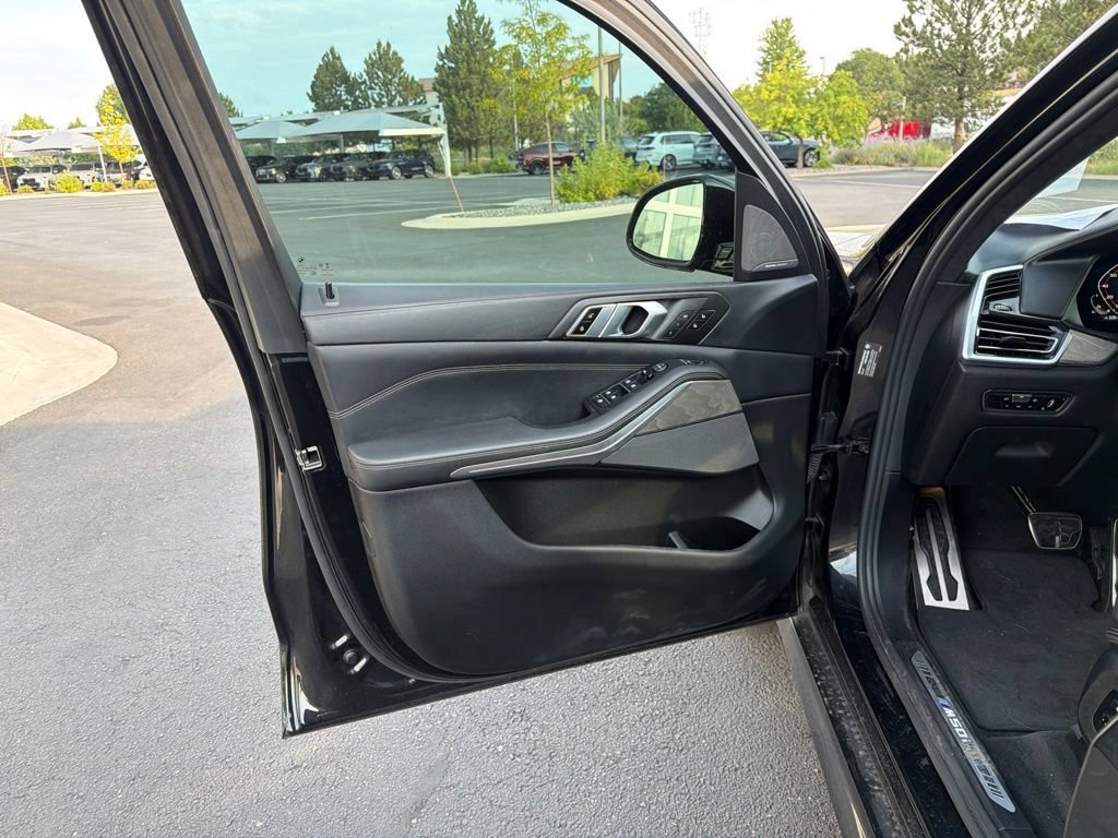 Used 2022 BMW X5 M50i w/ Dynamic Handling Package AWD/4WD image 9