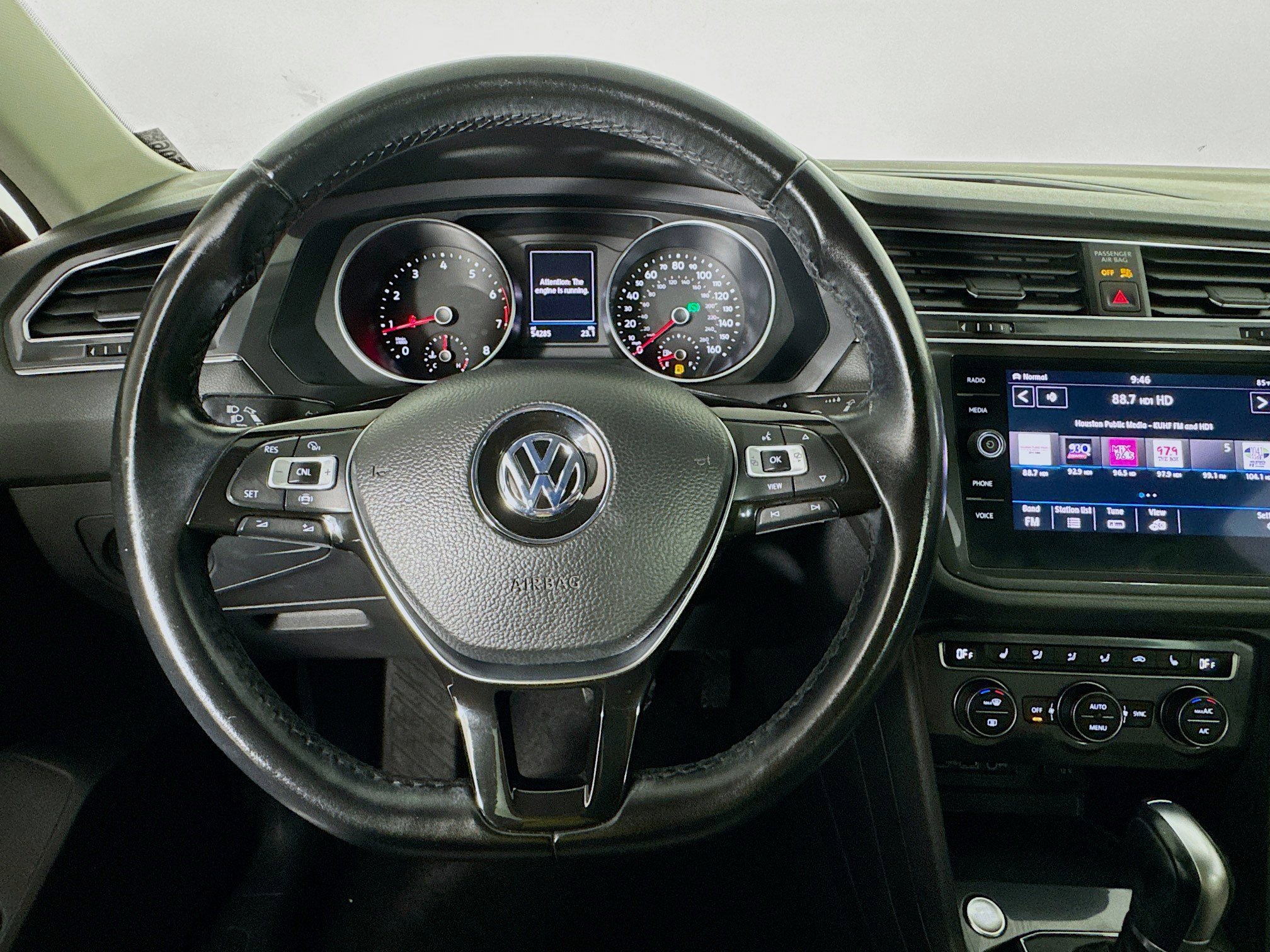 Used 2019 Volkswagen Tiguan SE AWD/4WD image 11