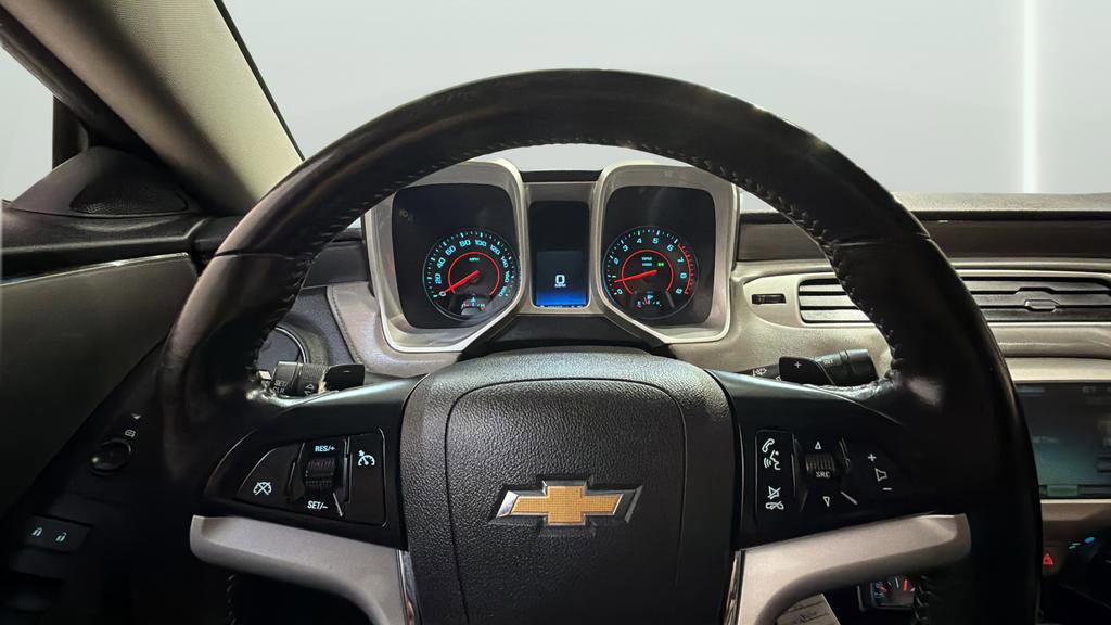 Used 2015 Chevrolet Camaro SS image 30
