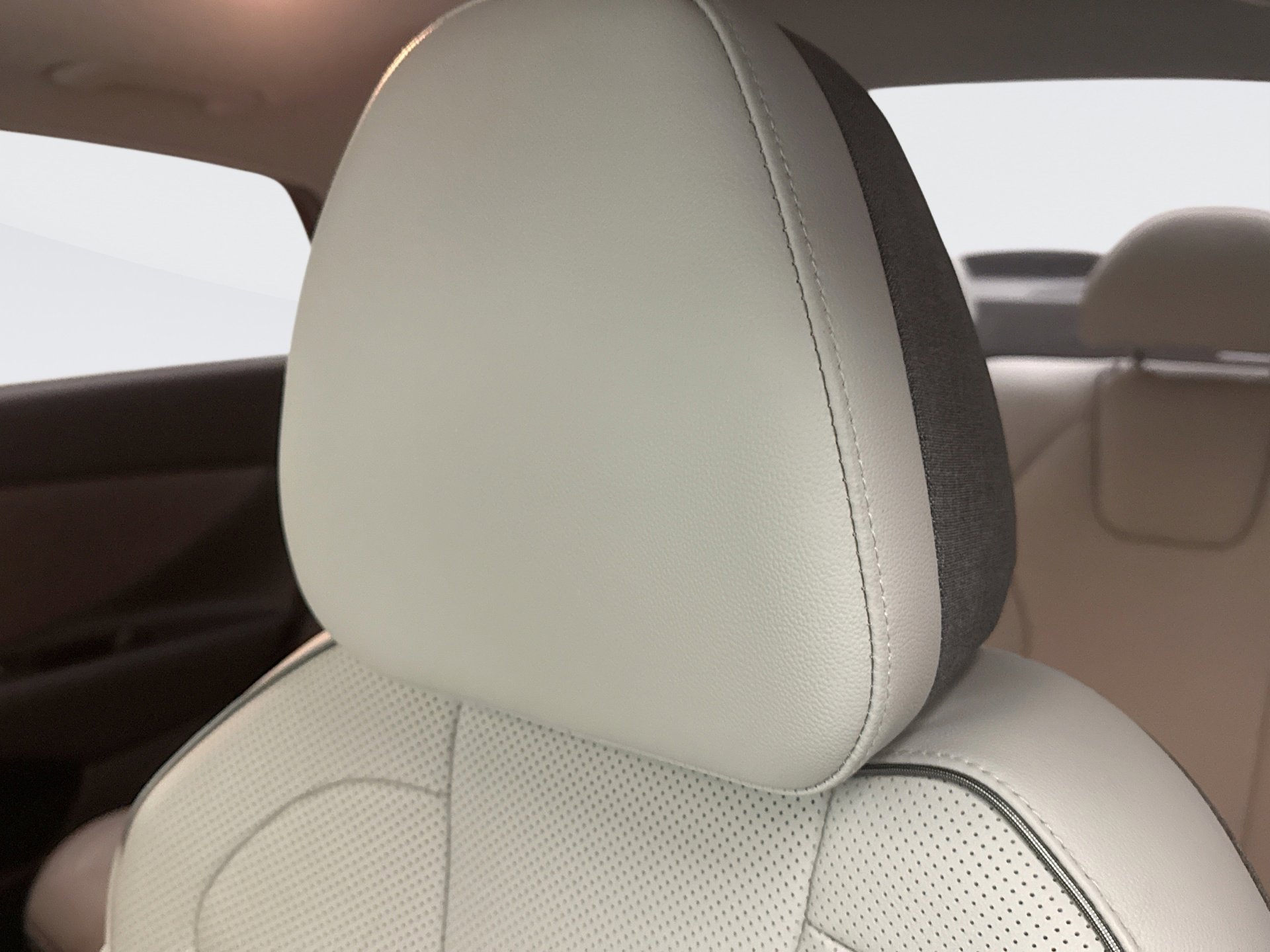 Used 2021 Hyundai Elantra Limited image 8