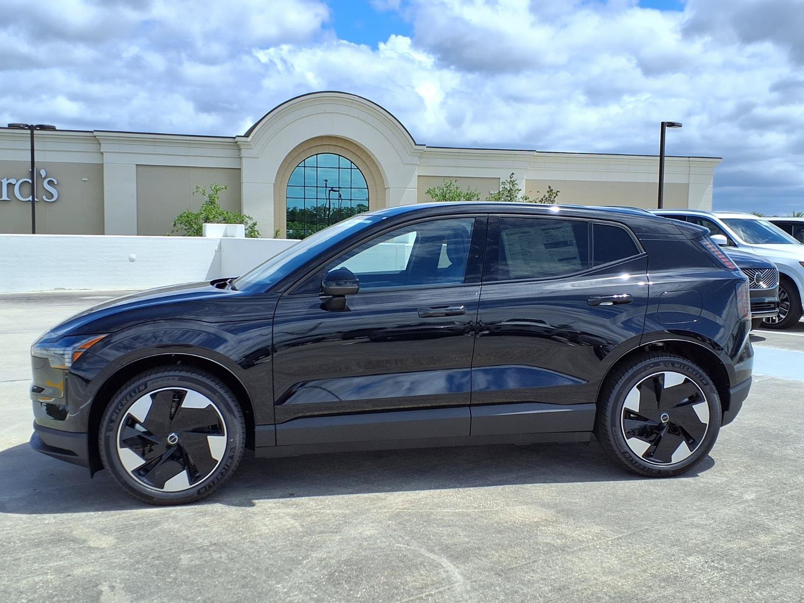 New 2026 Volvo EX30 Plus w/ Protection Package Premier AWD/4WD image 4