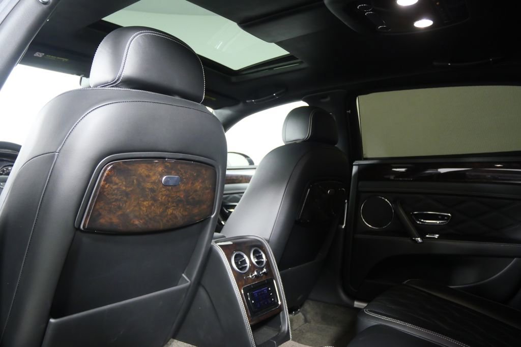 Used 2016 Bentley Flying Spur W12 image 16