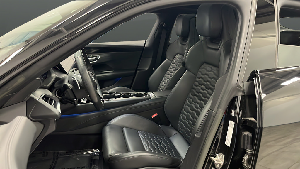 Used 2022 Audi e-tron GT Prestige w/ Prestige Package AWD/4WD image 9