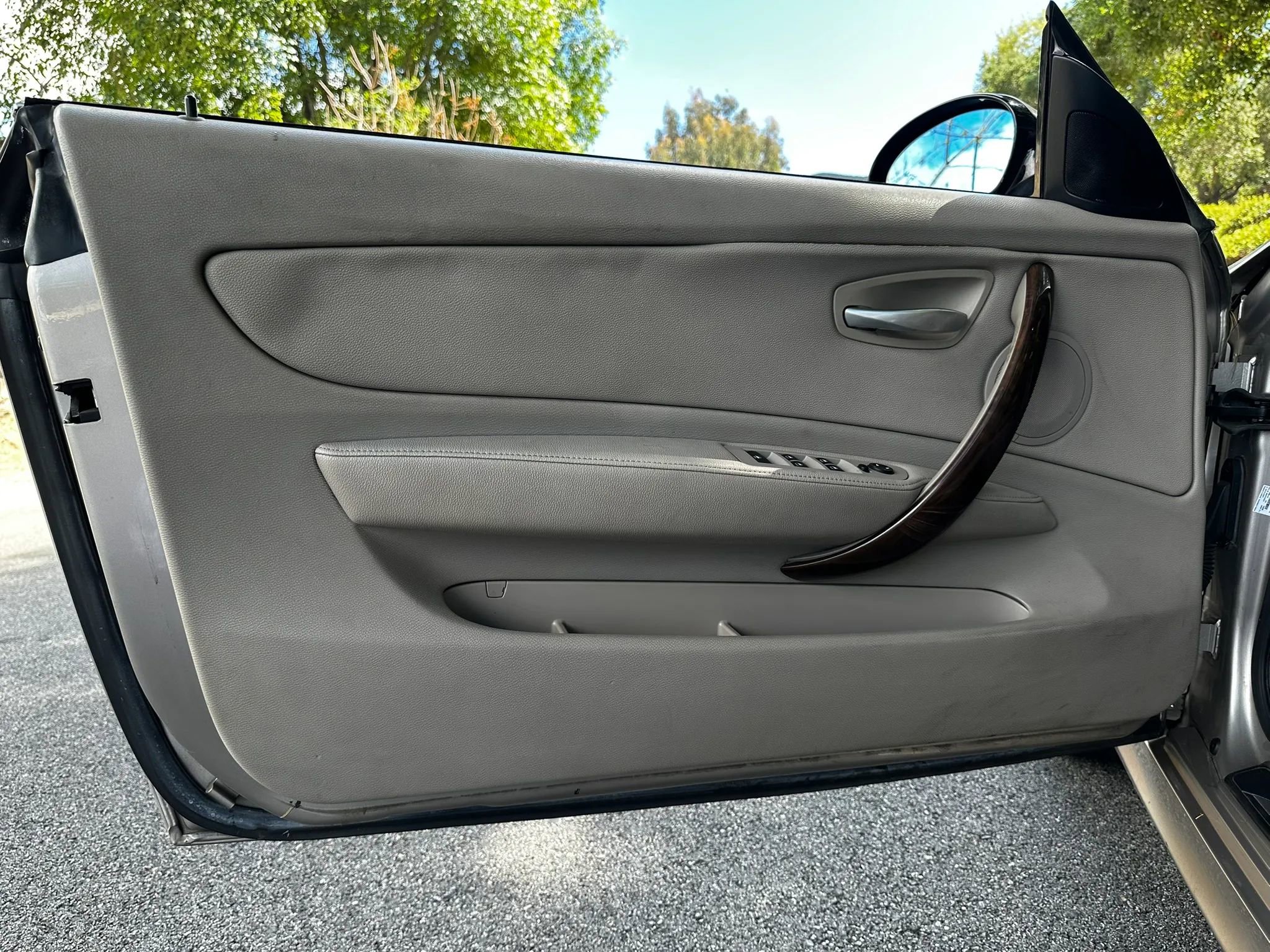Used 2009 BMW 128i Convertible image 11