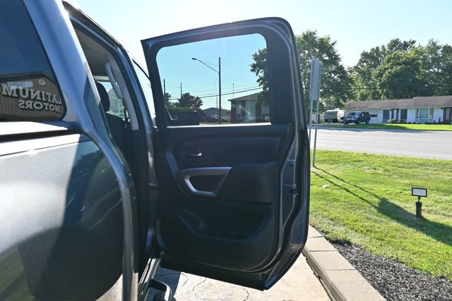 Used 2024 Nissan Titan SV AWD/4WD image 20