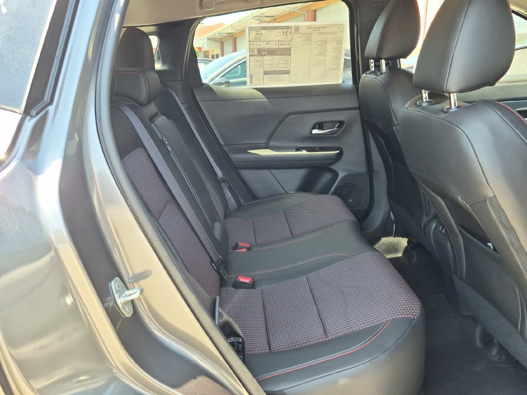 New 2026 Nissan Kicks SR FWD image 30