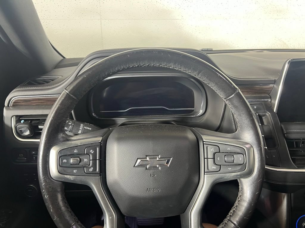 Used 2022 Chevrolet Tahoe Z71 w/ Luxury Package AWD/4WD image 11