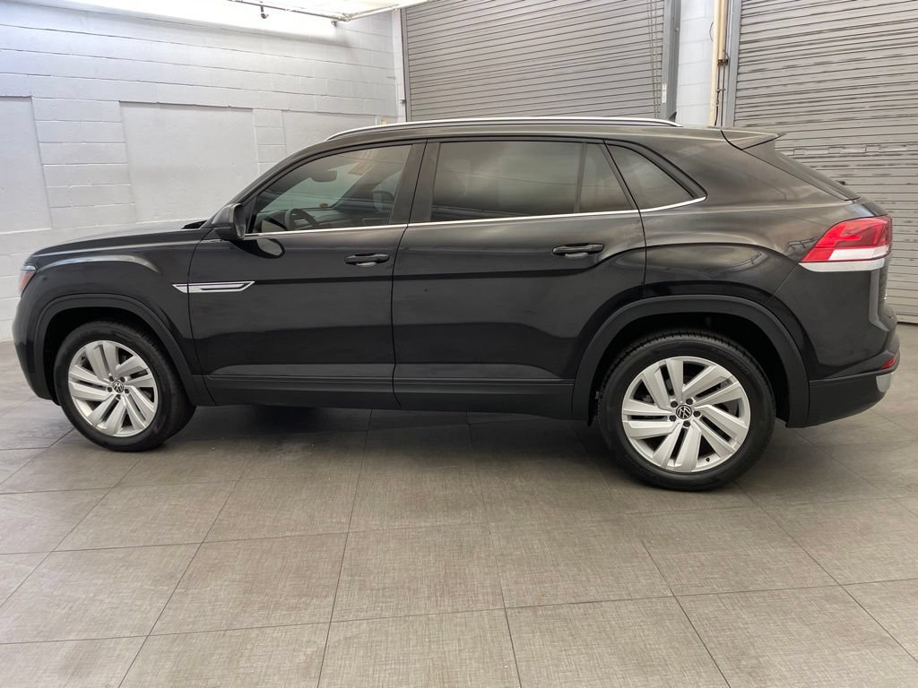 Used 2021 Volkswagen Atlas Cross Sport SE w/ V6 Towing Package FWD image 11