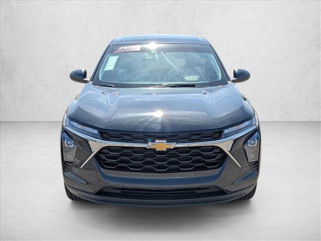 Used 2024 Chevrolet Trax LS w/ Driver Confidence Package FWD image 2