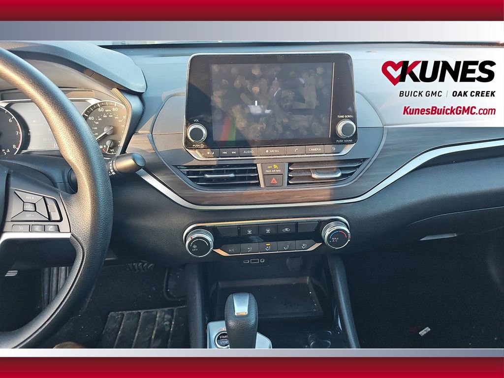 Used 2024 Nissan Altima 2.5 SV image 18