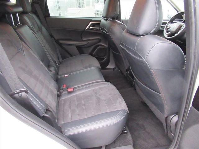 Used 2022 Mitsubishi Outlander SE image 31