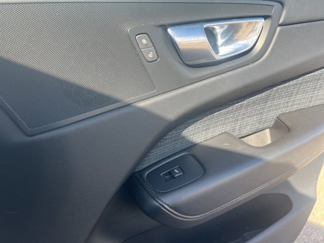 Used 2023 Volvo XC60 B5 Core w/ Climate Package image 27
