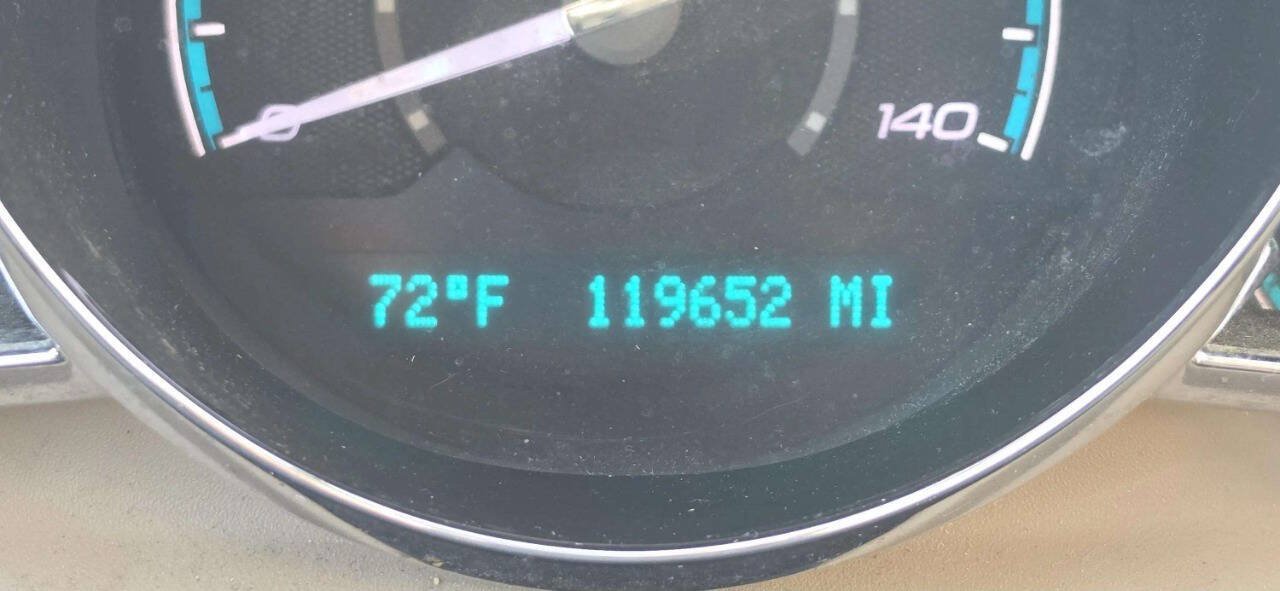 Used 2011 Chevrolet Malibu LTZ w/ HFV6 Engine Package FWD image 10
