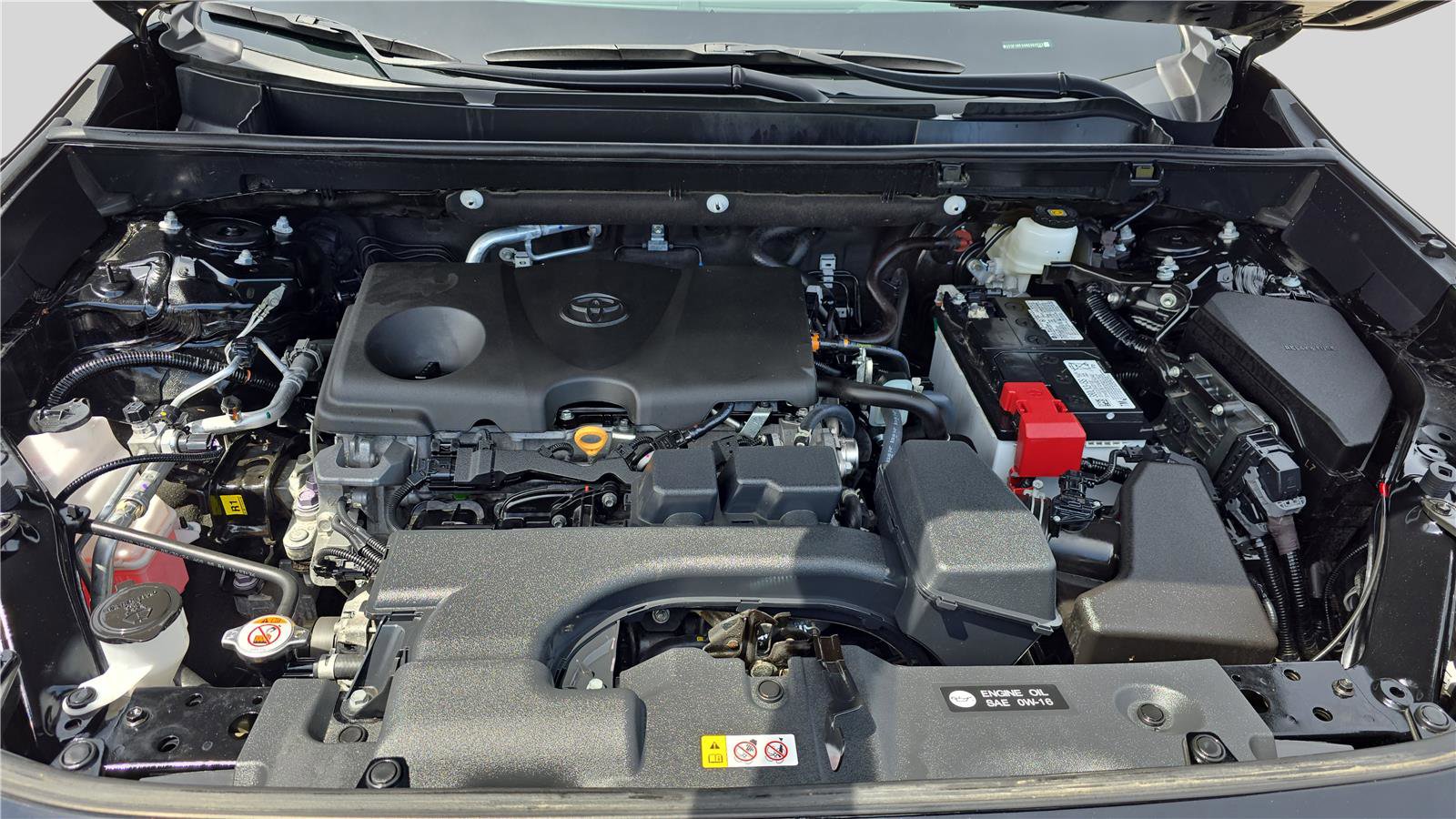 Used 2024 Toyota RAV4 LE AWD/4WD image 25