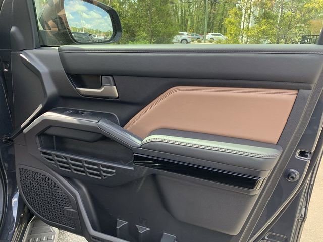 Used 2025 Toyota 4Runner Limited image 13