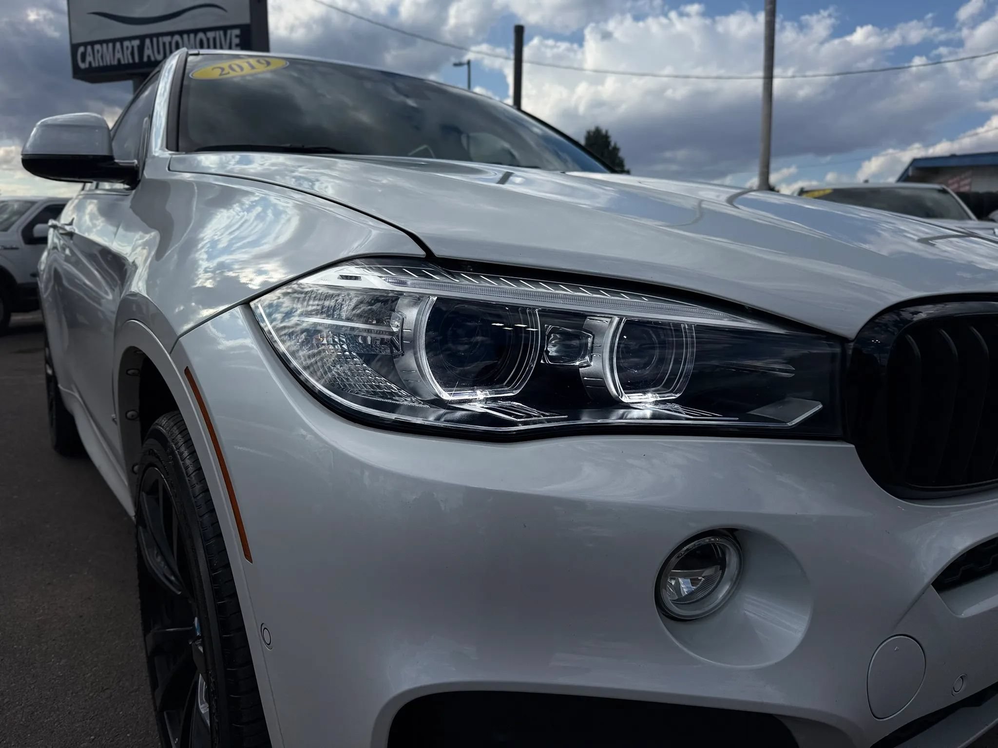 Used 2019 BMW X6 xDrive50i w/ M Sport Package AWD/4WD image 12