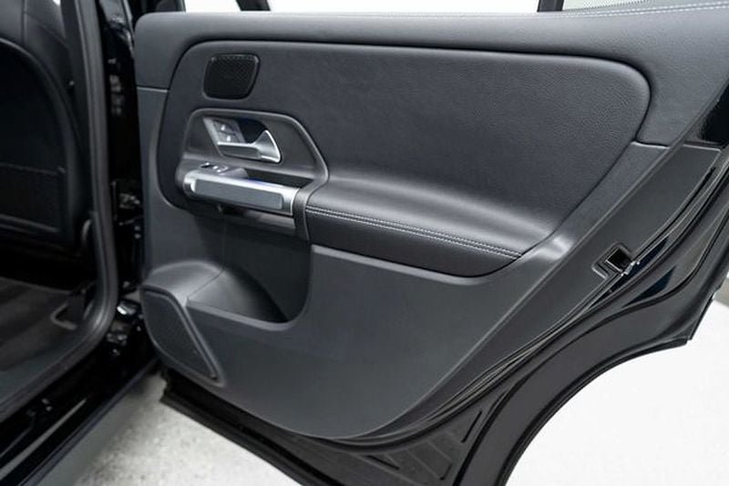 Used 2024 Mercedes-Benz GLB 250 4MATIC w/ Driver Assistance Package image 31