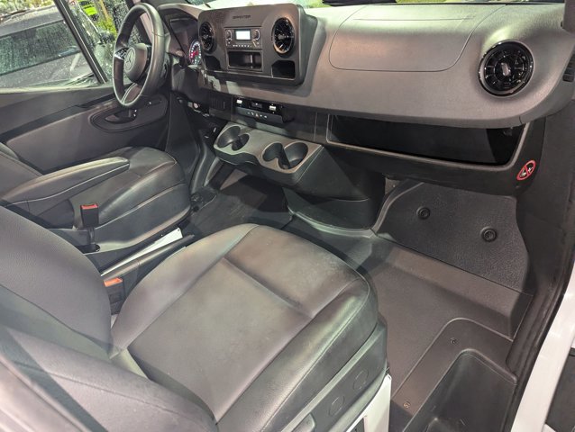 Used 2025 Mercedes-Benz Sprinter 2500 image 19