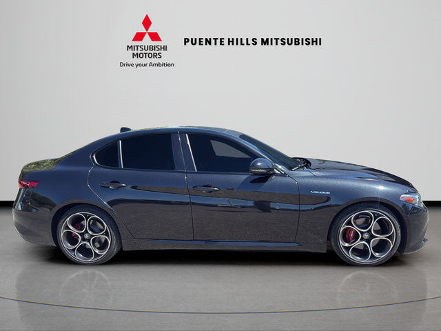 Used 2023 Alfa Romeo Giulia Veloce RWD image 4