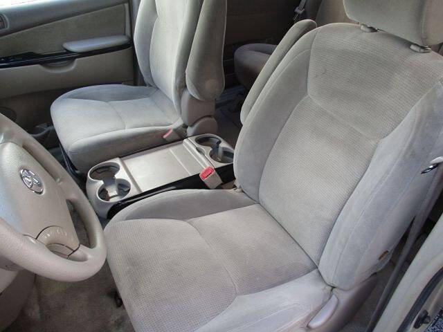 Used 2005 Toyota Sienna LE FWD image 14