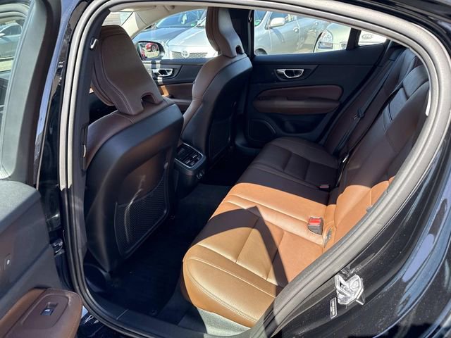 Used 2020 Volvo S60 T5 Inscription image 17