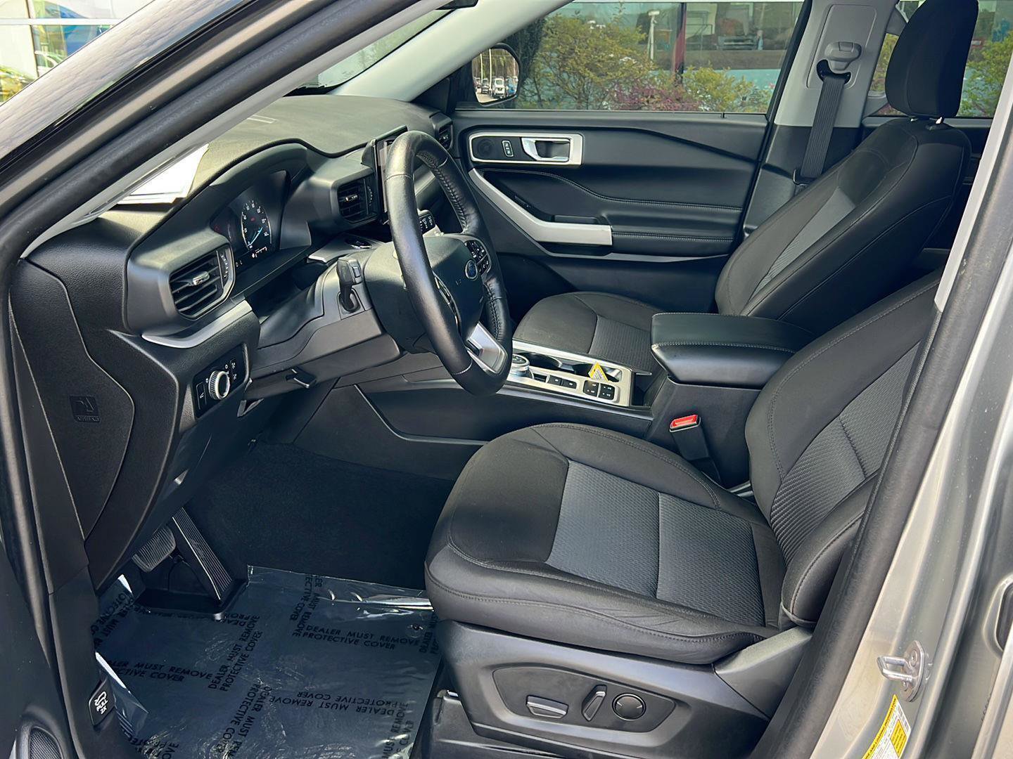 Certified 2024 Ford Explorer XLT RWD image 10