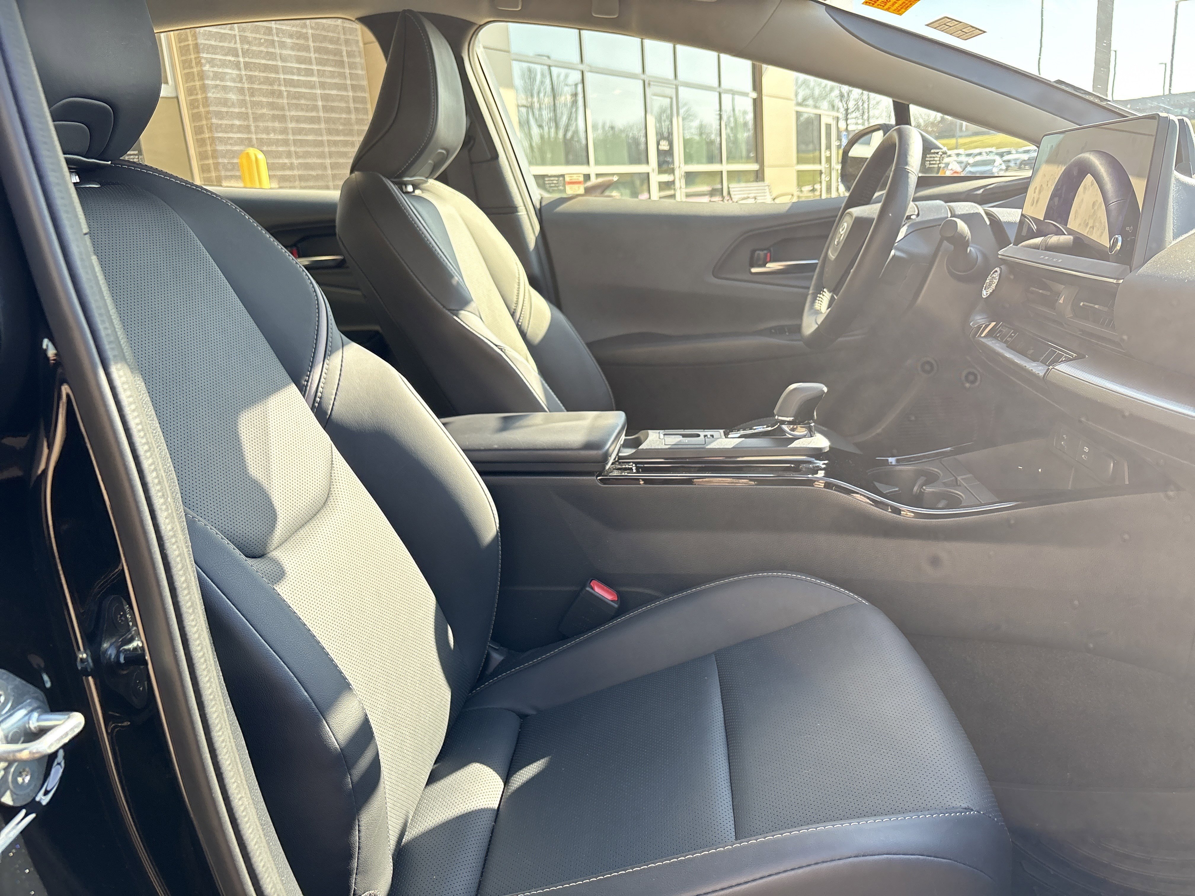 Used 2024 Toyota Prius XLE image 32