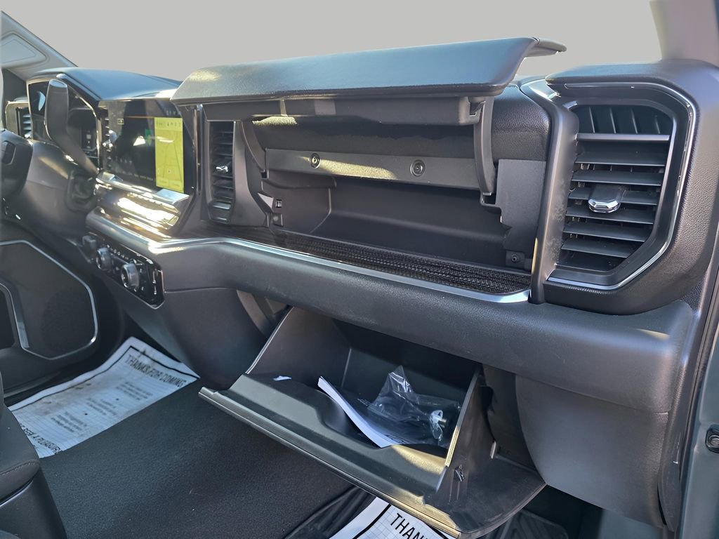Used 2025 Chevrolet Silverado 1500 LT image 12