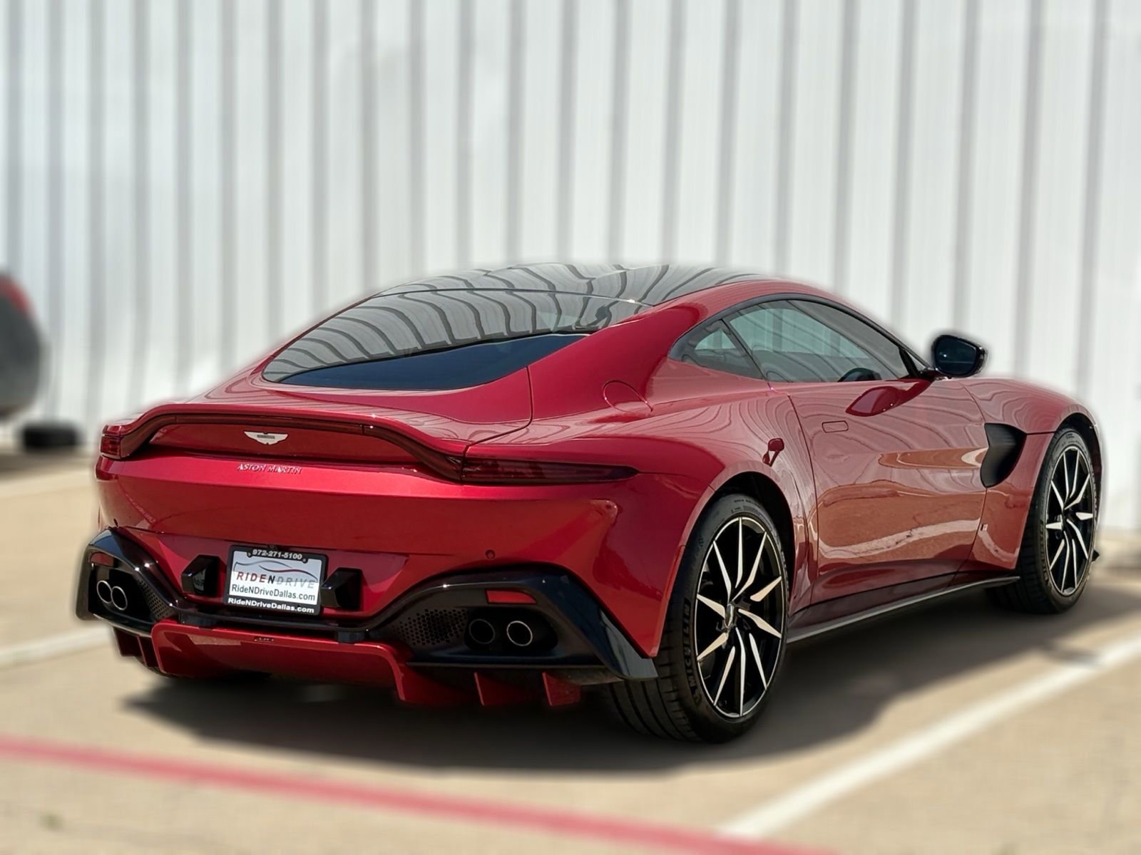 Used 2019 Aston Martin V8 Vantage Coupe RWD image 8
