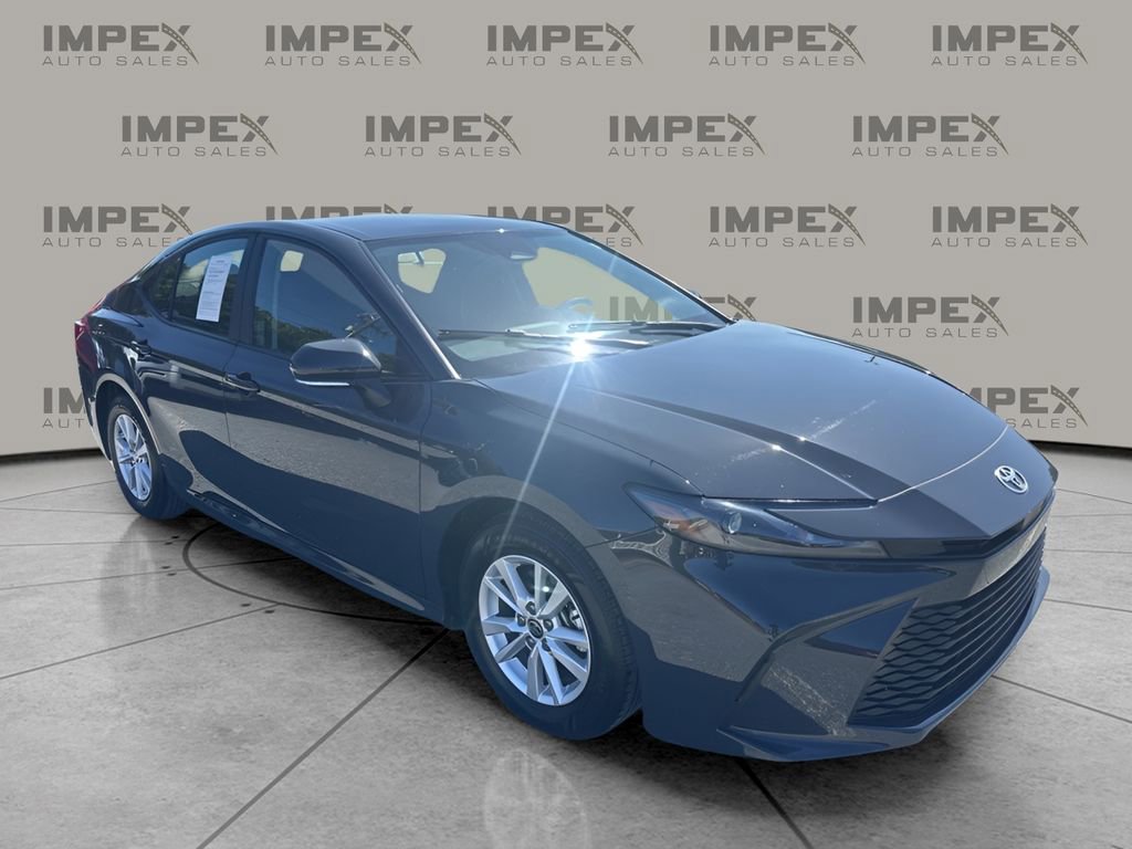 Used 2025 Toyota Camry LE image 7