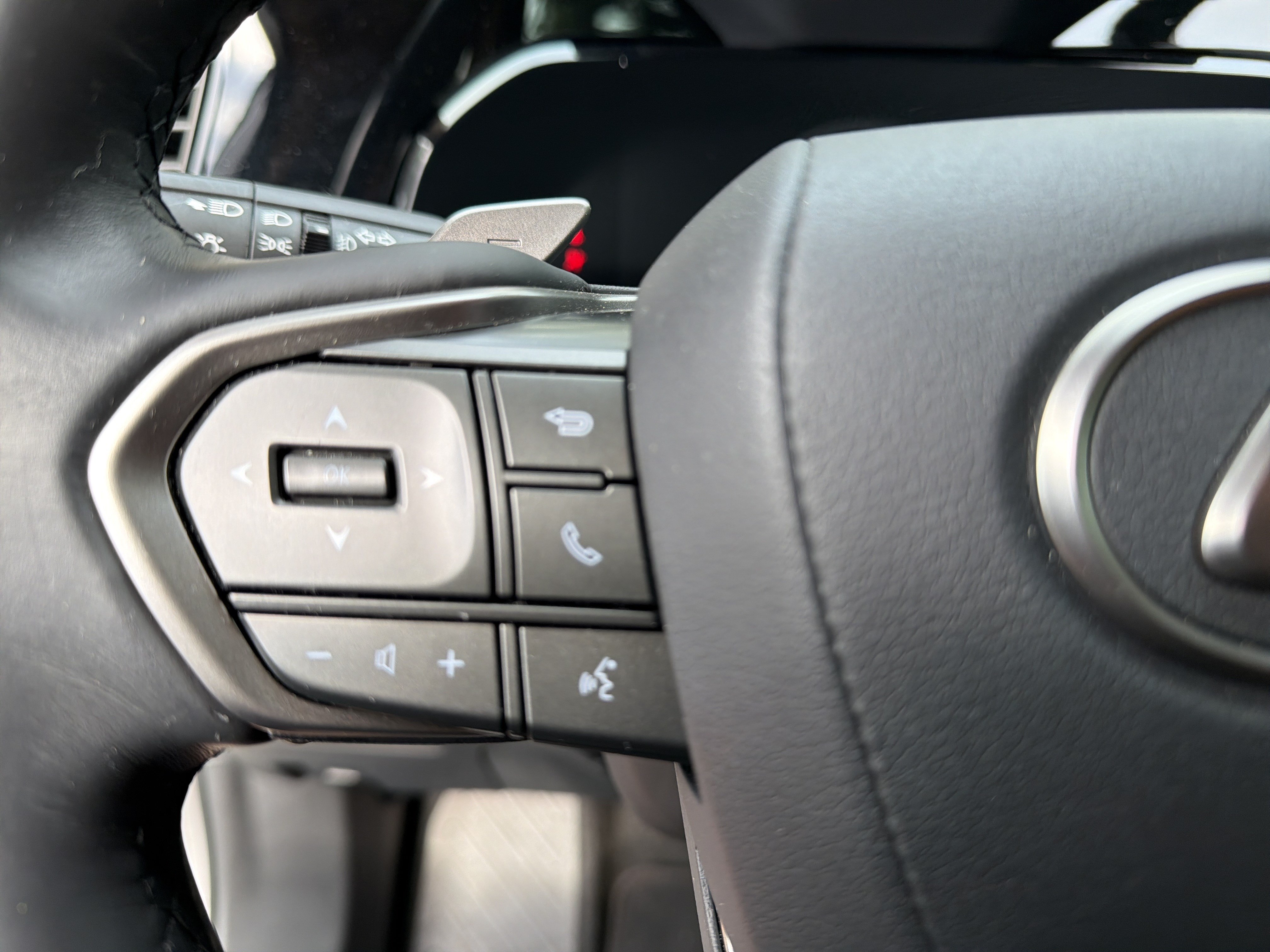 Certified 2025 Lexus NX 350 AWD w/ Premium Package image 18