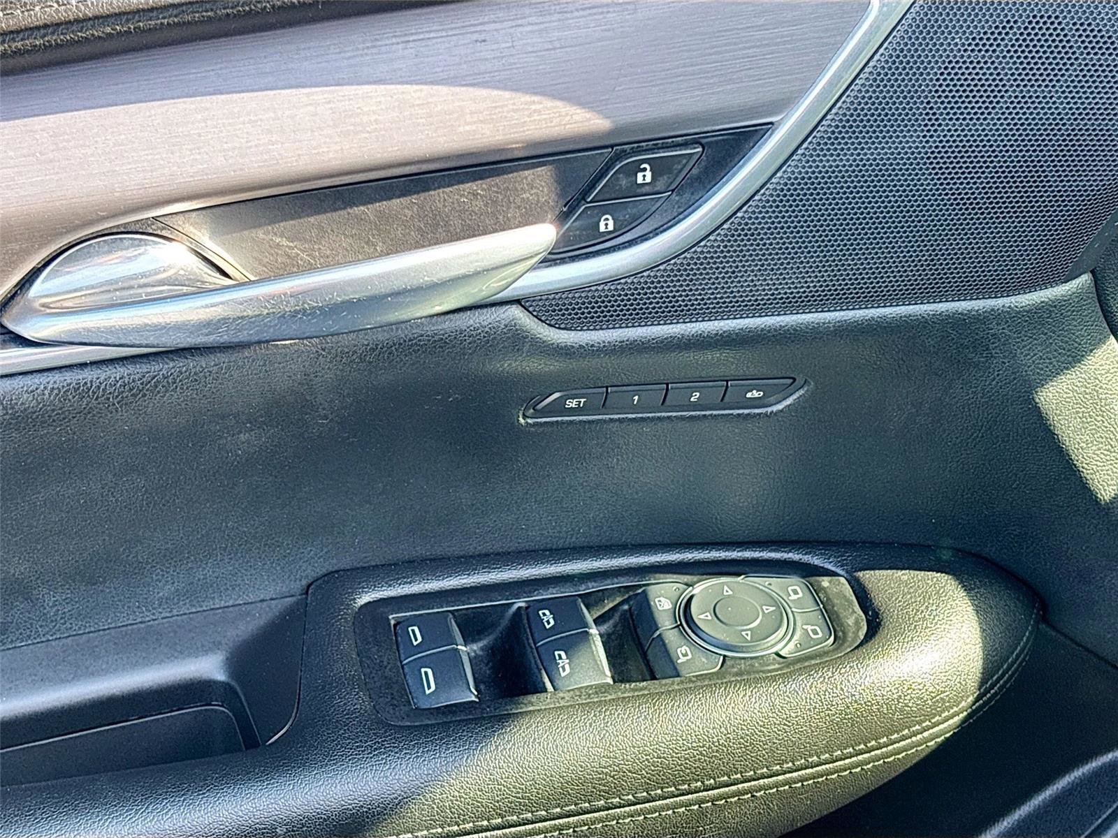 Used 2017 Cadillac XT5 Luxury w/ Driver Awareness Package image 19