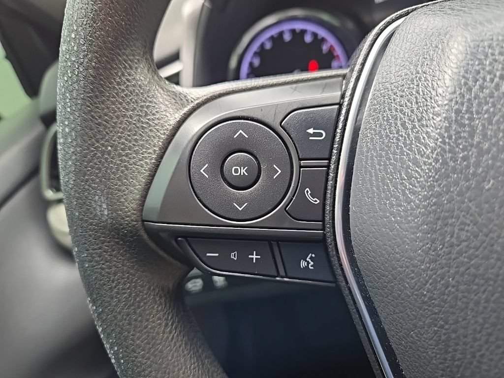 Used 2019 Toyota Camry LE FWD image 18