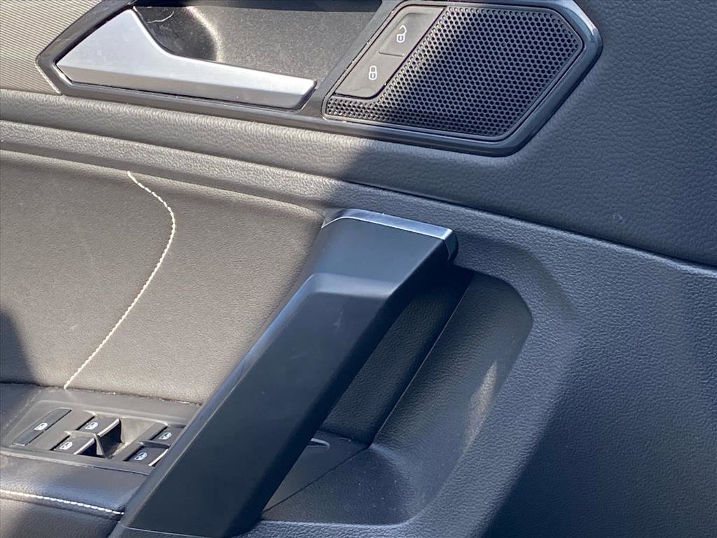 Certified 2022 Volkswagen Tiguan SE w/ Panoramic Sunroof Package image 17