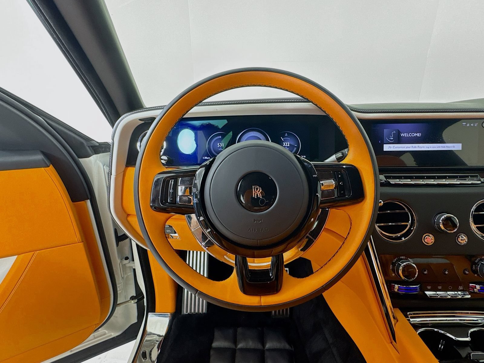 Certified 2025 Rolls-Royce Cullinan AWD/4WD image 12