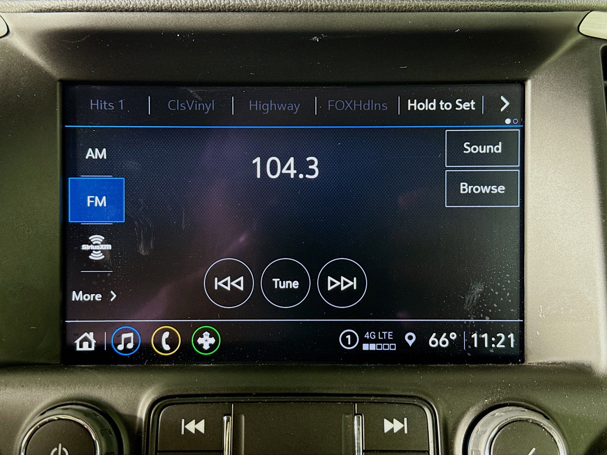 Used 2024 GMC Terrain SLT image 16