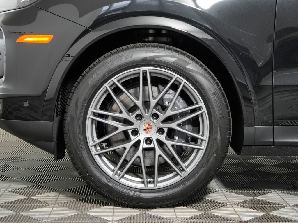 New 2026 Porsche Cayenne Coupe AWD/4WD image 13