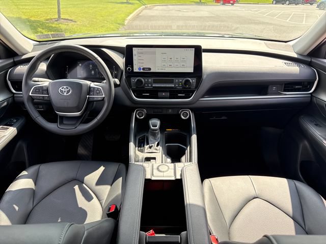 Certified 2026 Toyota Grand Highlander AWD image 19