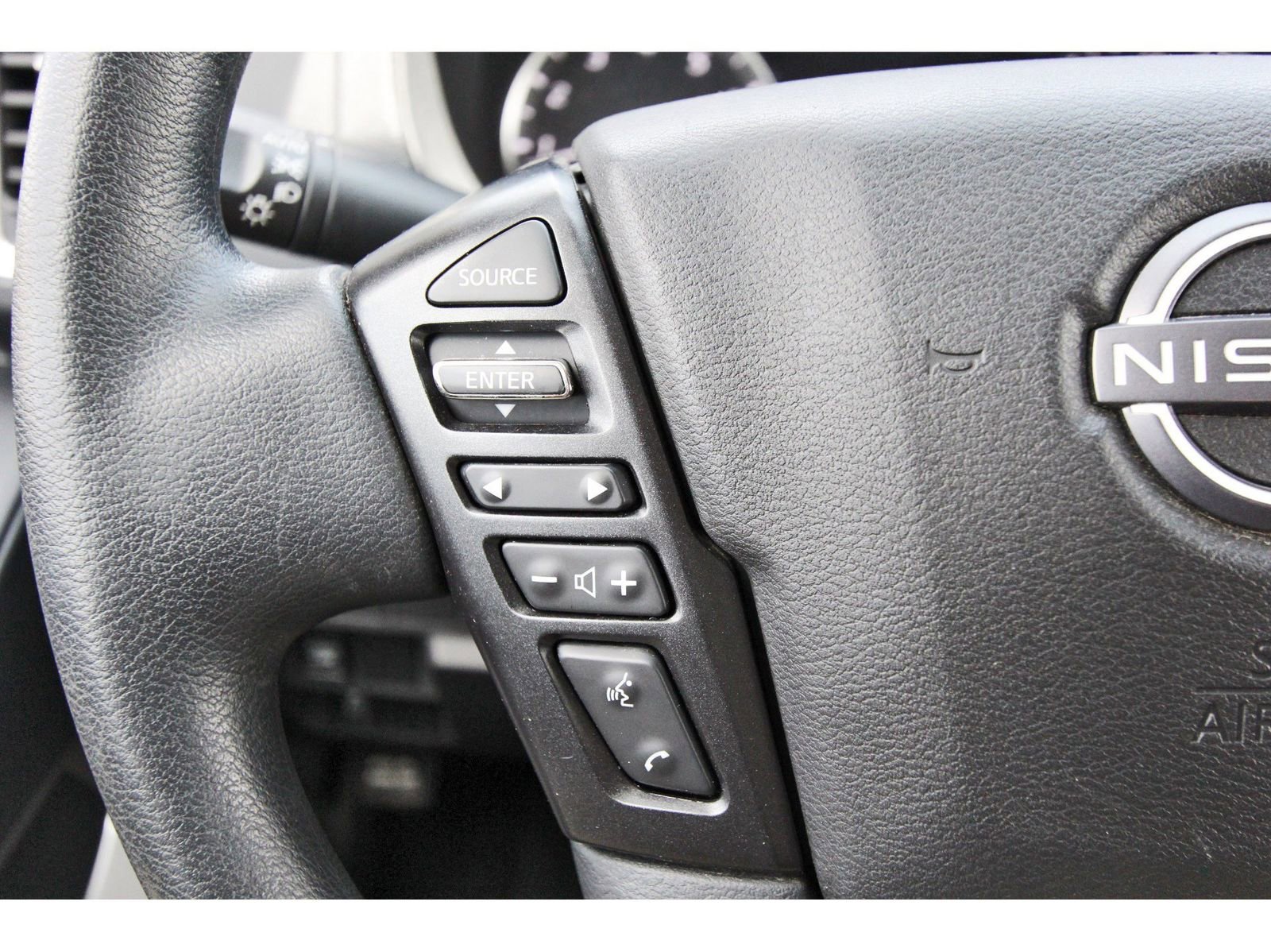 Used 2023 Nissan Frontier SV w/ Technology Package image 19